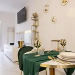 Fashion Gold With Jacuzzi & Car Garage * Bolonia