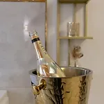 Fashion Gold With Jacuzzi & Car Garage Apartament Bolonia