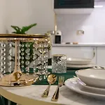 Fashion Gold With Jacuzzi & Car Garage Apartament Bolonia