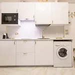 Fashion Gold With Jacuzzi & Car Garage *