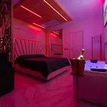 Fashion Gold With Jacuzzi & Car Garage *