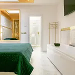 Apartament Fashion Gold With Jacuzzi & Car Garage *