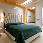 Fashion Gold With Jacuzzi & Car Garage Apartament Bolonia
