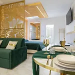 Fashion Gold With Jacuzzi & Car Garage *