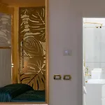 Fashion Gold With Jacuzzi & Car Garage *