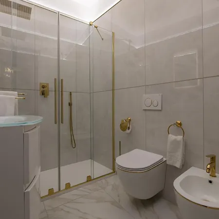 アパート Fashion Gold With Jacuzzi & Car Garage ボローニャ