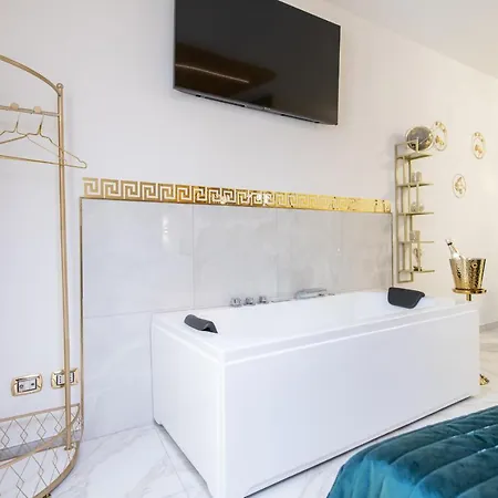 Fashion Gold With Jacuzzi & Car Garage * ボローニャ