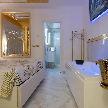 Fashion Gold With Jacuzzi & Car Garage * ボローニャ