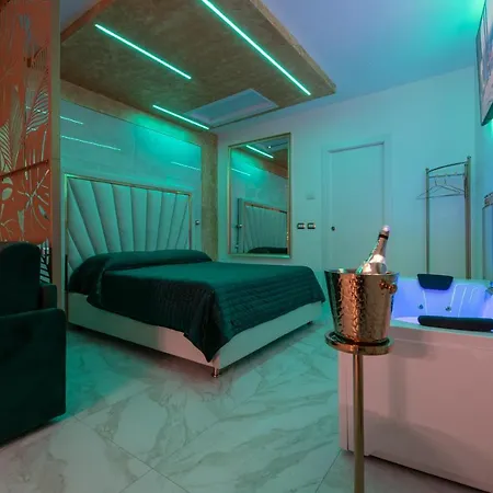 شقة Fashion Gold With Jacuzzi & Car Garage بولونيا
