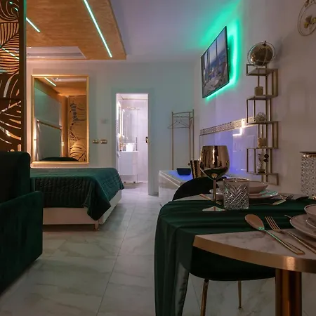 Apartman Fashion Gold With Jacuzzi & Car Garage