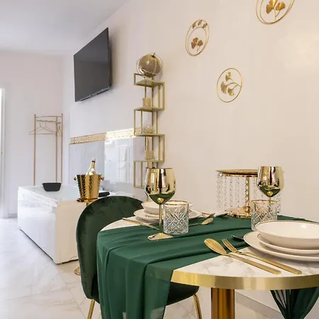 Fashion Gold With Jacuzzi & Car Garage * Bologna