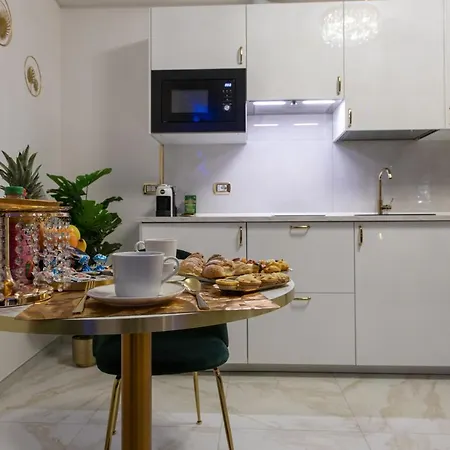 Apartment Fashion Gold With Jacuzzi & Car Garage