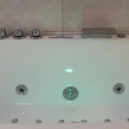 Fashion Gold With Jacuzzi & Car Garage * Bologna