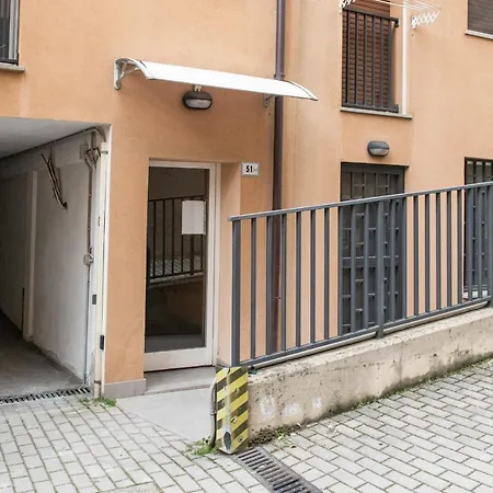 Fashion Gold With Jacuzzi & Car Garage Apartment Bologna