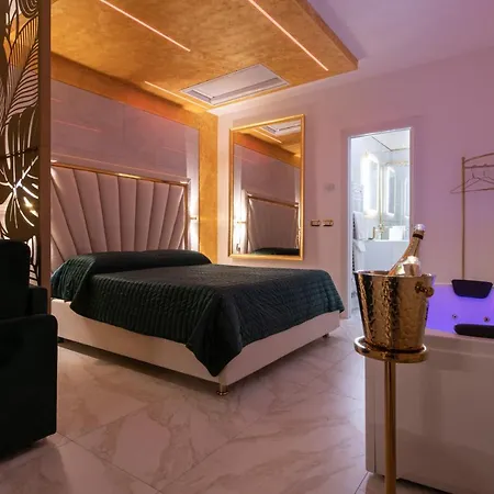 Fashion Gold With Jacuzzi & Car Garage *