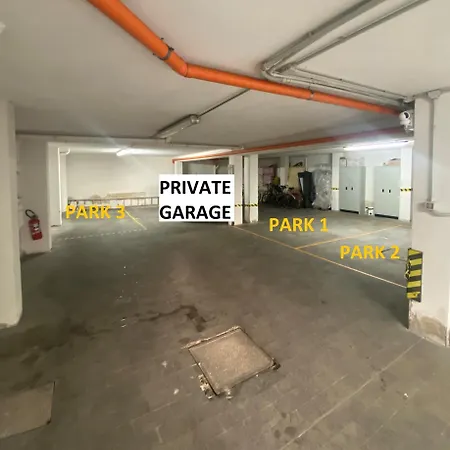 Fashion Gold With Jacuzzi & Car Garage Apartamento