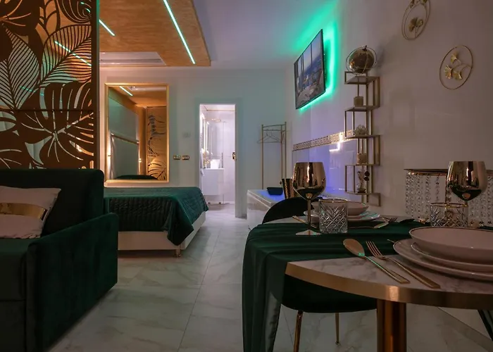 Apartment Fashion Gold With Jacuzzi & Car Garage