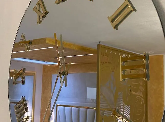 Fashion Gold With Jacuzzi & Car Garage