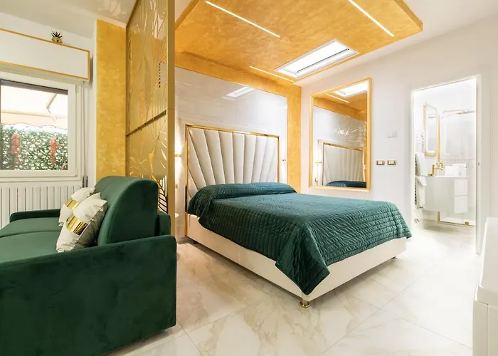 Fashion Gold With Jacuzzi & Car Garage