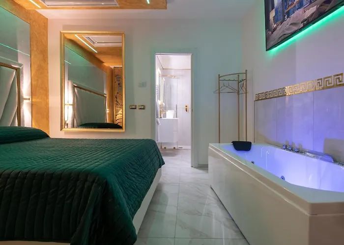 Apartment Fashion Gold With Jacuzzi & Car Garage Bologna