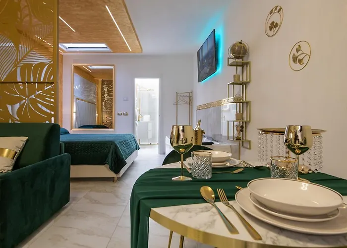 Fashion Gold With Jacuzzi & Car Garage Apartamento