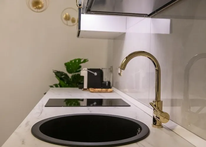 Apartment Fashion Gold With Jacuzzi & Car Garage Bologna