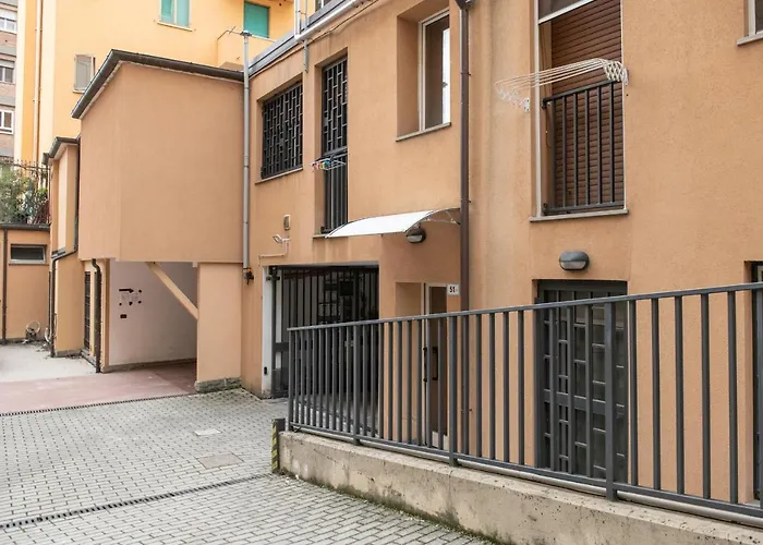 Apartment Fashion Gold With Jacuzzi & Car Garage Bologna