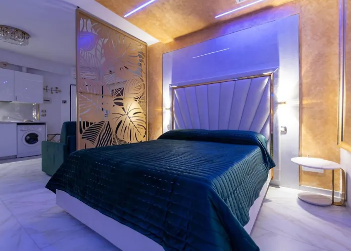 Fashion Gold With Jacuzzi & Car Garage Bolonha