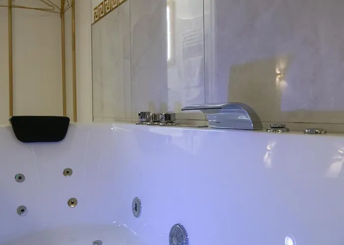 Fashion Gold With Jacuzzi & Car Garage Bolonha