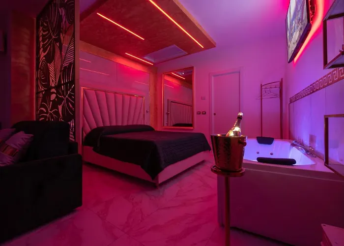 Fashion Gold With Jacuzzi & Car Garage *