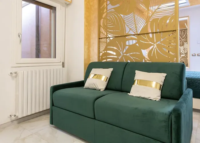 Fashion Gold With Jacuzzi & Car Garage Apartment Bologna