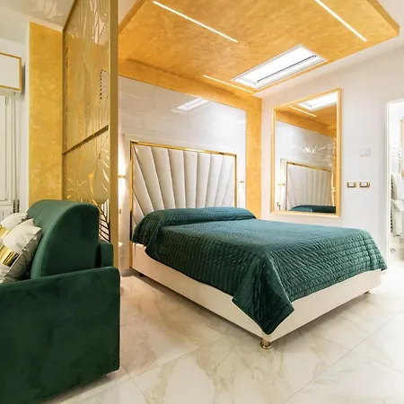 Fashion Gold With Jacuzzi & Car Garage