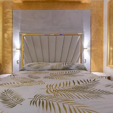 Apartment Fashion Gold With Jacuzzi & Car Garage