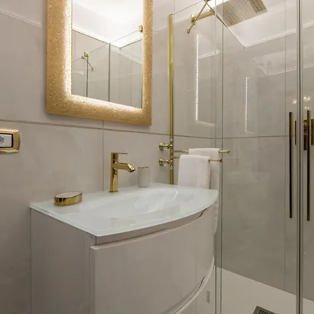 Fashion Gold With Jacuzzi & Car Garage