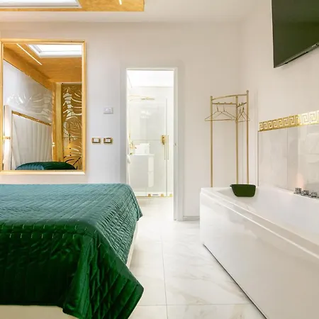 Apartment Fashion Gold With Jacuzzi & Car Garage *