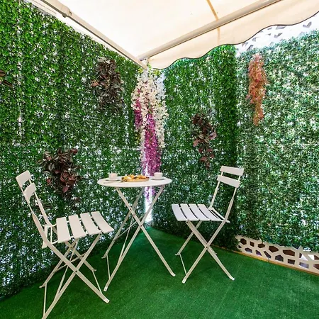 Fashion Gold With Jacuzzi & Car Garage