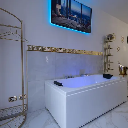 Fashion Gold With Jacuzzi & Car Garage
