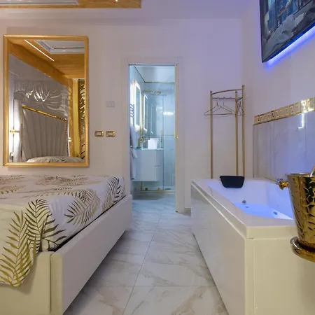 Fashion Gold With Jacuzzi & Car Garage * Bologna