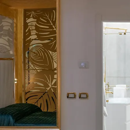 Fashion Gold With Jacuzzi & Car Garage *